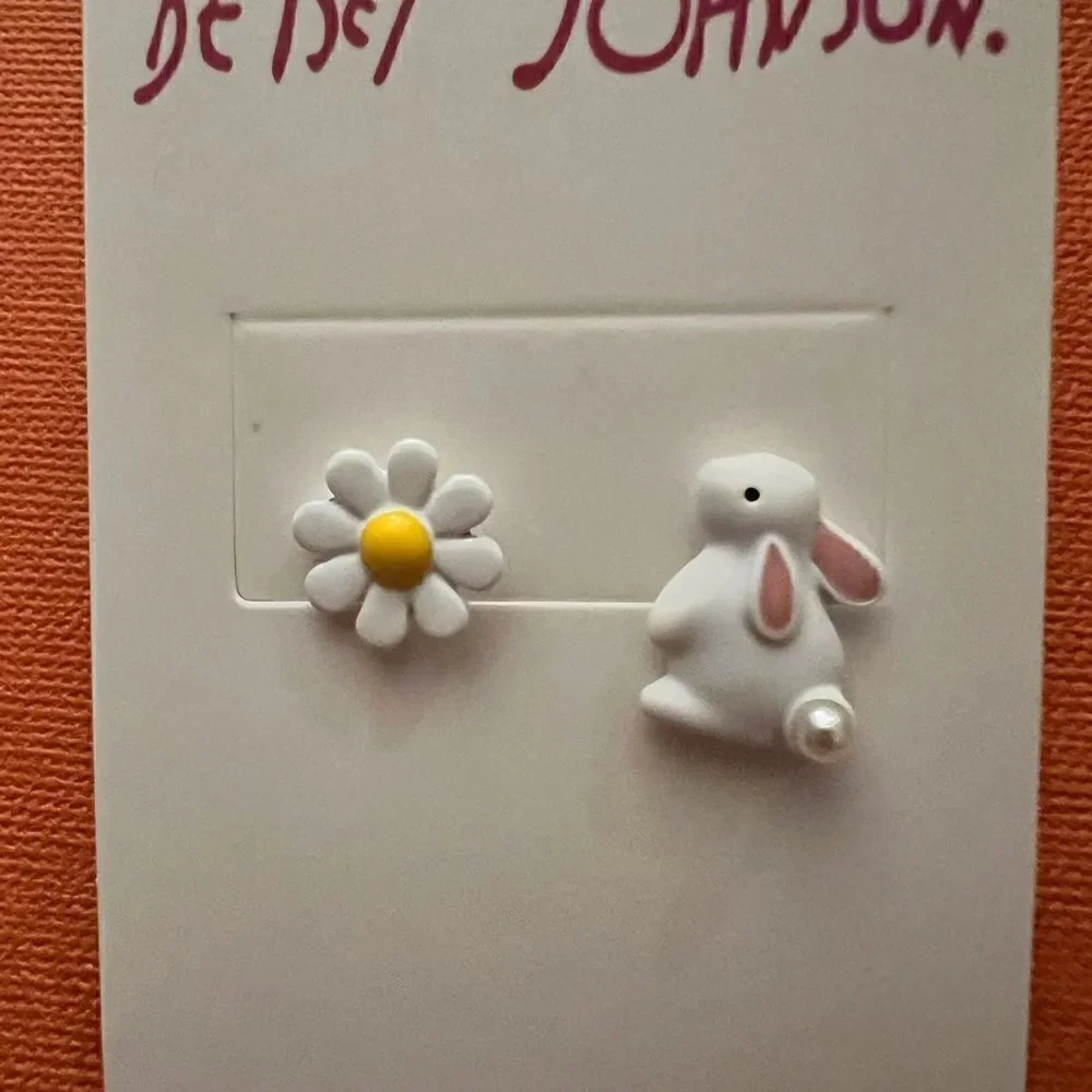 🐰 Betsey Johnson mismatched flower & bunny earrings 🐰 - Picture 2 of 5
